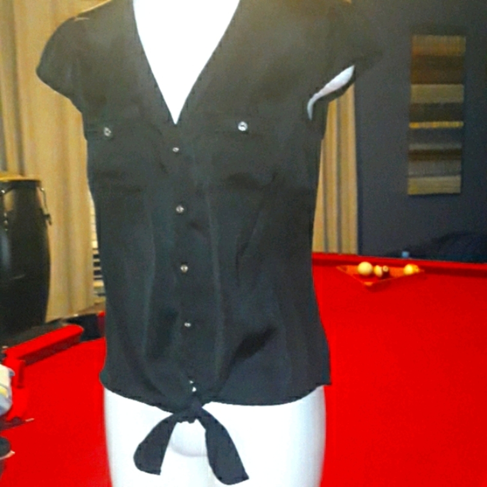 GUESS - Picture 10 of 10